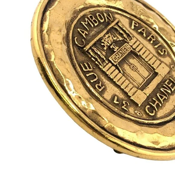 CHANEL Gold Brooch - Picture 4 of 11